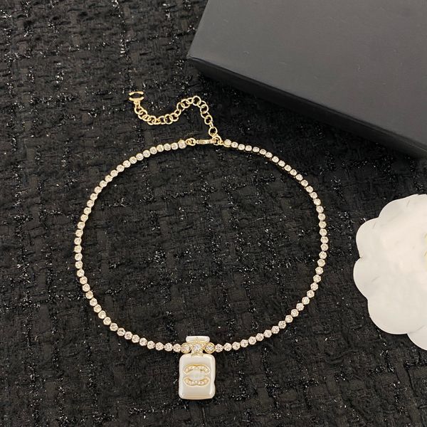 Designer 2023 nouveau modèle lettres CCity luxe C pendentif colliers marque collier en or femmes bijoux en métal perle cjeweler femme ornement 7447