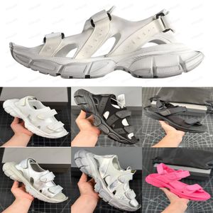 Designer 2024 Nouvelles chaussures 3xl Lettre pour hommes et femmes Sandales de mode imprimées Sandales Sandales pour hommes Slippers de caoutchoucs Familles à plat plats neutres