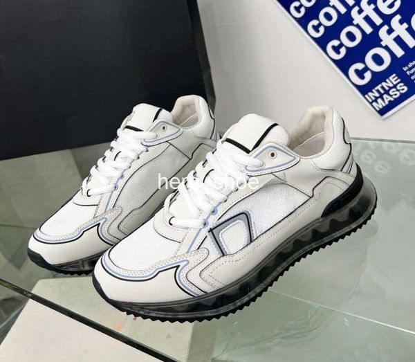 Designer 2024 Sneaker Tissu Daim Cuir de veau 3M Réfléchissant Casual Luxueux Hommes et Femmes Nylon Sneaker Velours