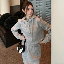 Designer 24SS Early Spring Nieuwe Fashionable Letter Ribbon Splited Sweater Casual Set KMT3