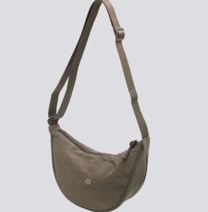 Designer 24SS Lululemens Sac Femmes Même Style Oblique Cross Bun Loisirs Yoga Nylon Épaule Yoga Sport Luxe Lulu Sac à bandoulière All Match