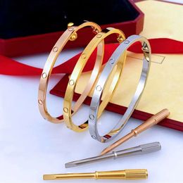 Designer 4mm bijoux de luxe armband voor vrouwen mannen manchet gouden Bangle Vrouwen Mannen Titanium Stalen Armbanden Goud Zilver Rose Mode Luxe Sieraden maat 16 17 18 19 cm