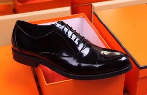Designer-8050Chaussures en cuir Chaussures habillées pour hommes Chaussures de mariage à bout pointu à lacets Semelle en caoutchouc Chaussure pour homme respirante.