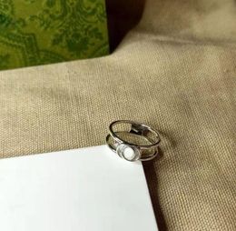 Дизайнерское кольцо из серебра 925 пробы с буквенным брендом Ювелирные изделия для женщин Классическая мода женские вечерние свадебные украшения Роскошные кольца на Рождество V6040252