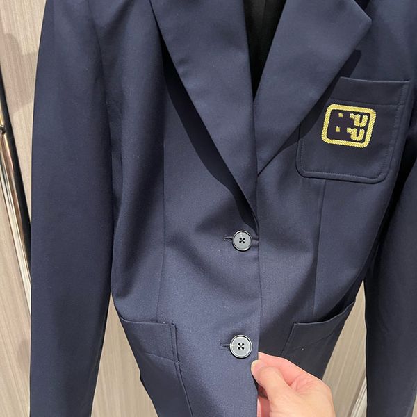 Designer Academy Wind Age Reduction tout avec une veste de combinaison de logo Badge Suit Sweet et mignon