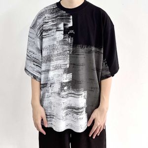 Diseñador ACW Camiseta de moda para hombre Un lado Pintura de pared fría Cuerpo completo Graffiti Impresión de inyección de tinta Tendencia suelta High Street FOG Camiseta de manga corta ACW7