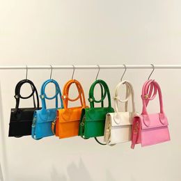 Designer Spallacci regolabili ed estensibili Borse a tracolla Romantic Freedom Borse a tracolla da donna Mini Totes Classic Plain Minimalista Patta in pelle