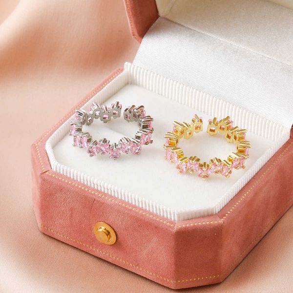 Anillo con forma de huevo cuadrado de moda personalizado con diseño único de Japón y Corea del Sur con diamantes de circonio rosa avanzado de diseñador para mujer