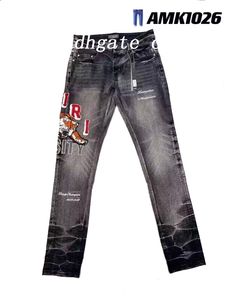 Designer AI Jeans pour hommes Jeans Pantalon de randonnée Ripped Hip Hop High Street Marque de mode Pantalones Vaqueros Para Hombre Moto Broderie Ajustement serré 907078806