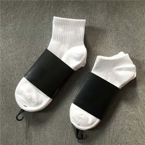 Chaussettes courtes pour hommes, chaussettes courtes en coton de haute qualité avec motif de pied, étiquettes de sport, noir et blanc