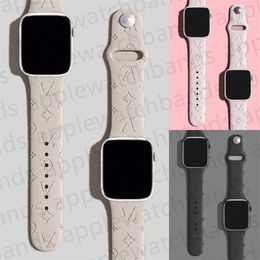 Ontwerper Apple Watch Band Strap voor iwatch ultra series 9 8 3 4 5 6 7 SE Bands 38mm 42mm 44mm 49mm Luxe Sport Vloeibare Siliconen Embossing Slimme Bandjes