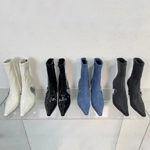 Diseñador de australia Superficie elástica Botines de aguja Botines con letras en la mitad de la pantorrilla Botines puntiagudos Botas de moda para mujer Botas de tacón alto clásicas de lujo