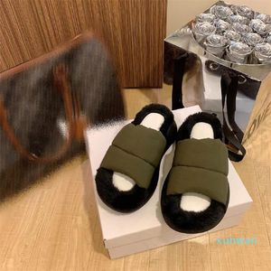 Designer automne hiver canapé pantoufles semelle épaisse femmes sandales luxe loisirs Style pantoufle moelleux dame mode sandale tongs