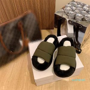 Ontwerper Herfst Winter Sofa Slippers Dikke Zool Vrouwen Sandalen Luxe Vrijetijdsstijl Slipper Pluizige Dame Mode Sandaal Slippers