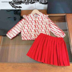Designer baby herfst sets Meisjes Jurk past Maat 100-160 CM 2 stks Logo gedrukt jasje met ritssluiting en rode plooirok Aug30