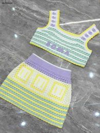 Designer Baby Clothes Fashion Girl Tracksuit Girl Robe Cost Taille 100-160 cm 2pcs Camisole et jupe en tricot à rayures colorée Juin23