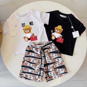 Ontwerper beer baby kinderen T-shirts Shorts Sets peuter Jongens Meisjes Kledingset Kleding Zomer wit zwarte broek Luxe trainingspak jeugdsportpak