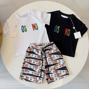 Designer baby kinderen T-shirts Shorts Sets beer peuter Jongens Meisjes Kleding set Kleding Zomer wit zwarte broek Luxe Trainingspak jeugd Sportsuit n4Ws #