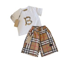 Diseñador bebé niños camisetas pantalones cortos conjuntos niño niños niñas ropa conjunto ropa verano blanco negro lujo chándal juvenil Sportsuit R03