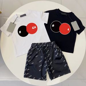 Designer bébé enfants T-shirts Shorts Ensembles tout-petits T-shirts Garçons Filles Vêtements ensemble Vêtements d'été blanc noir luxe survêtement jeunesse Sportsuit 2-10 ans l4tQ #