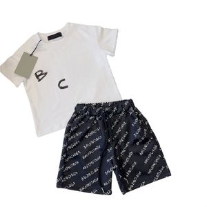 Designer bébé enfants T-shirts Shorts ensembles tout-petits garçons filles vêtements ensemble vêtements été blanc noir luxe survêtement jeunesse Sportsuit G01