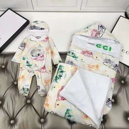 Mono de diseñador para bebé, conjunto de ropa para eructar con babero, medias para bebé, mono de lujo, mono de algodón, mono para niños y niñas, edredón para bebé, 5 uds. R22