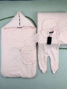 Designer Baby Onesie, Bib Burp Vêtements Ensemble Bébé Collants Luxe Combinaison Coton Combinaison Garçons et Filles Combinaison Bébé Quilt 5PCS R36