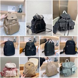 Hot designer rugzak Heren en dames Reisrugzak Stijlvolle rugzak Klassieke gesp Rits open en dicht Nylon canvas rugzak Luxe schooltas