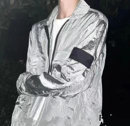 Diseñador Insignia de chaqueta de brújula camisas Resistentes a la piel de metal resistente al agua Caza de nylon Nylon Mountaining Wear Diseñador de abrigos negros Fashion Fashion