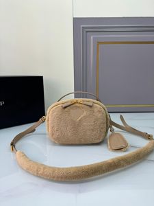 Sac de designer 10a Pard Womens Metis Handbag 1ba213 Minimaliste Sac à banc de saffiano en cuir emblématique avec un motif réticulé distinctif