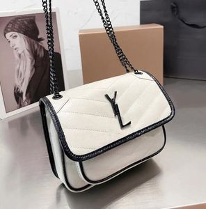 Sac de créateur 2023 Sacs à bandoulières Luxury Sacs à main de luxe Fashion Fashion en forme Y Black Calfskin Classics Diagonal Stripes Mandouted Tanted Double Rabyd Cross Body