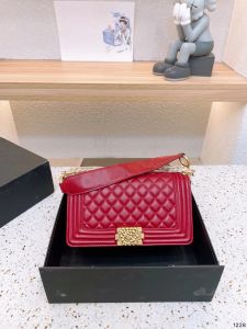 Sac de créateur 2024 Fashion Women Chain Gold Crossbodybody Tote Sac Luxury Message à main Top Quality Leather Cluth Purse Classic Designer Wallet 25cm
