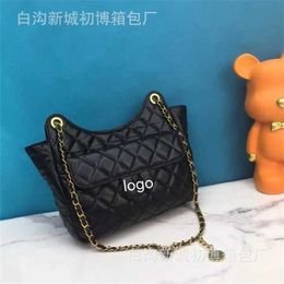 Designer tas 2024 nieuwe lancering vroege Xiaoxiang Lingge gouden munt hangende tag ketting schouderslot gesp Tote winkelen crossbody agent