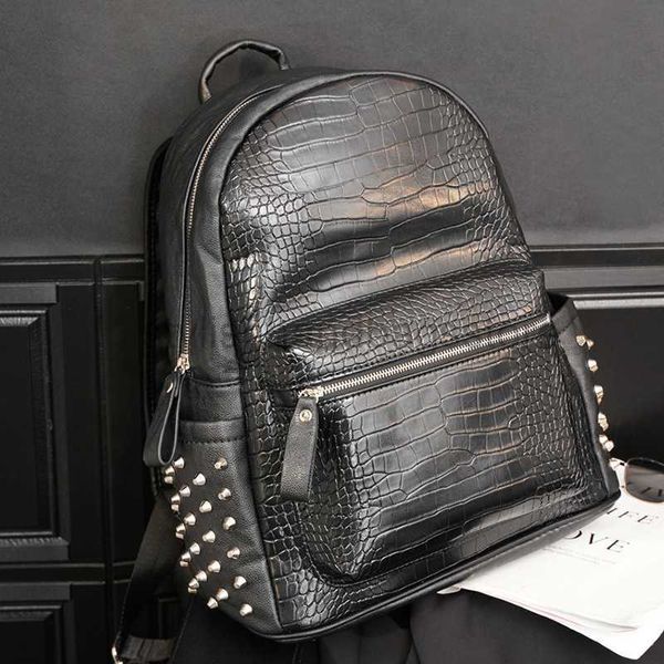 bolso de diseño Mochila Estilo Mochila de cuero con patrón de cocodrilo Diseño de moda para hombres Remache computadora para hombres Mochila de viaje para estudiantesmochilaelegantebolsos de manotienda