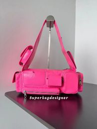 10A Bolso de diseñador Bolsos de piel de vaca negros Calidad hecha a mano Bolsos de hombro superbusy Bolsos Vintage Hacer accesorios de metal plateado viejo