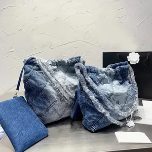 Designertas Blauw en Zwart Denim Diamant Zakschoudertas Franse Dames Winkelen Designer Zilver Hardware Munt Crossbodytas met hoge capaciteit Buiten 2023