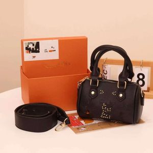 Designer tas mode casual premium kussenzakken bedrukte letter v cross body bowling tas handtas mini cadeaubon pakket top 7a