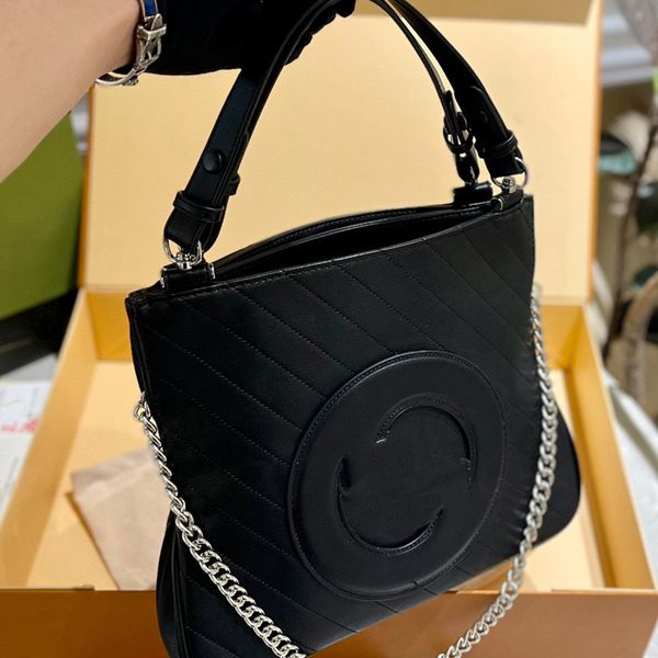 Bolso de diseñador Moda Clásico Bolso de marca de alta calidad Bolso de hombro de cuero premium Bolso de mujer Bolso de mensajero con cadena Alta capacidad 2024 Nuevos modelos 62