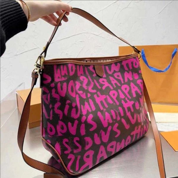 Sac de créateur mode femmes Graffiti sac fourre-tout marque de luxe impression lettre sac à bandoulière célèbre marque Lady bandoulière sangle Shopping sac à main haut Qu