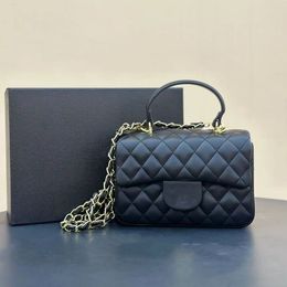 Designertas, hoogwaardig leer, verkrijgbaar in wit, zwart en roze, enkel handvat Modieus, klassiek en trendy dames must-have luxe