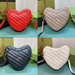 Bolsa de diseñador Interlocking G Heart Shoulder Bag Luxury Diseñador de cuero Mujeres Amor Love Bag Hardware Goldbody Bolsos de carro Messenger Fashion Fashion