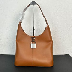 Sac de créateur Locker Hobos Sac fourre-tout Sac à main pour femme Sac à main Grande capacité Sac à bandoulière en cuir véritable grainé Sac sous les bras Boucle magnétique Décoration de loquet argenté