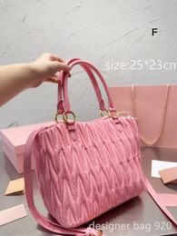 Sac de créateur Sac de luxe Sac fourre-tout rose Sac à bandoulière simple classique Sac à bandoulière durable et confortable personnalité avant-gardiste sac à main mode sac pour femme