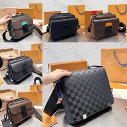 Bolsa de diseñador Hombres y mujeres Bolsa de mensajero Cartera Cerradura de tronco Bolsa de mensajero Lona de cuero en relieve Diseñadores Luxurys Slingbag Cross Body Cierre magnético