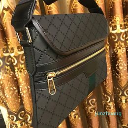 Designer Tas Mannen Tas Crossbody Messenger Schoudertassen Handtas Business Flap Portemonnee Aktetas Rundleer Mode Brieven Gestreepte Riem