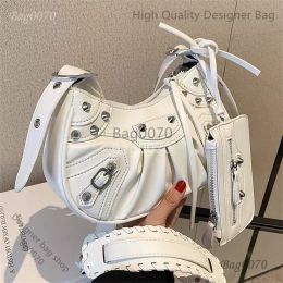 designer tas Rivet Heavy Industry Geplooide Dumpling Bun 2023 Nieuw INS Mode Eén schouder onderarm Advanced Sense Trendy crossbodytas 70% korting in de outlet-opruiming