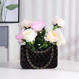 Vase de sac de créateur Vase Creative Resin Flower Pots Black Rose blanc 3 couleurs Vase Vase Vase Home Decoration