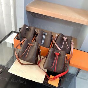 Designertas Schoudertassen Klassiekers Flap Luxe handtassen Tote-clutch Damesmode Geruite draad Portemonnee Dubbele letters Effen sluiting Taille Vierkante strepen Een geweldig cadeau