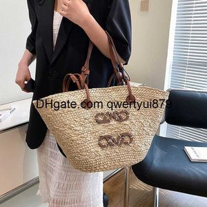 Bolso de diseñador Bolso de paja Tejido liso Crochet Bordado Abierto Casual Tote Compartimento interior Dos correas finas Cuero Floral Moda Qwertyui879