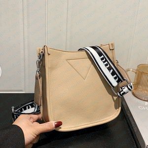 Designer tas draagtas klassieke handtas groothandel crossbody tas materiaal tas handtas snel verzending druppel verzending herfst/winter pluche tas banen vagrant tas 201906